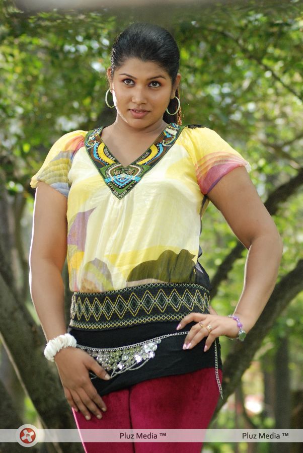 Vazhi Vidu Kanne Vazhi Vidu Movie Hot Stills | Picture 110111